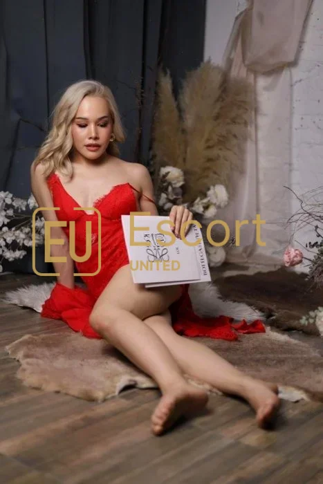 Anna, ve věku 24 let, společnice v Dubaj — fotka 5