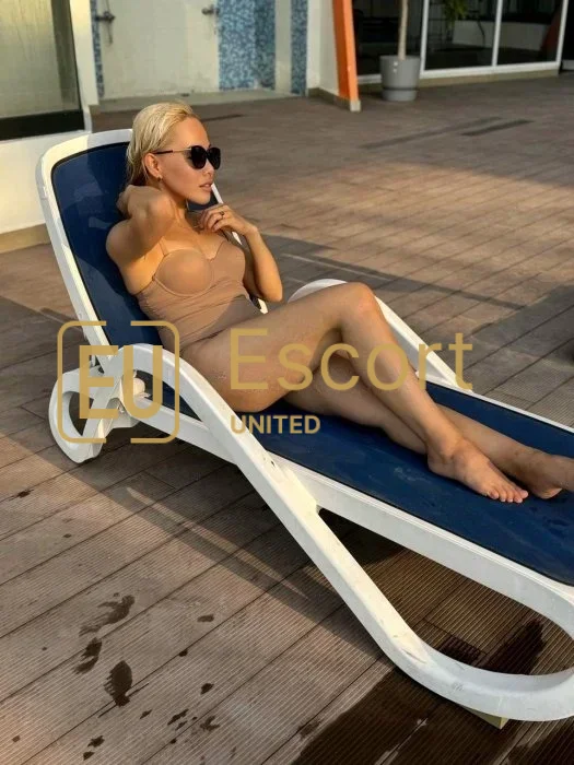 Anna, žena na eskort v Dubaj, SAE — fotka 16