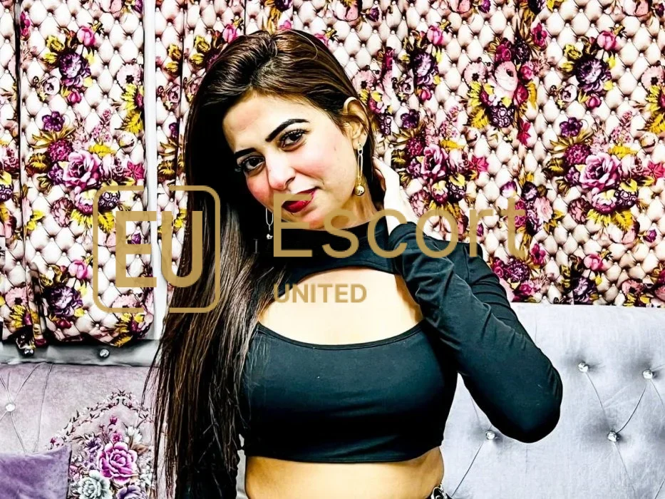 Objednejte si Sonia Kapoor, ve věku 25 let, dívku na eskort v Dubaj — fotka 4