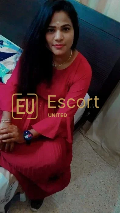 Γνωρίστε τη Sujitha, μια 27 ετών συνοδό κοπέλα στην Άμπου Ντάμπι — φωτογραφία 3