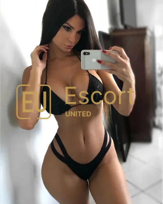 Ontmoet Eria Adelaide, een 31-jarige escort in Dubai — foto 5