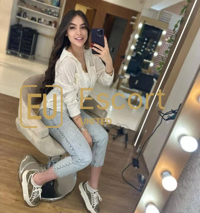 Mailisa, escortă de sex feminin în Abu Dhabi — fotografia 2