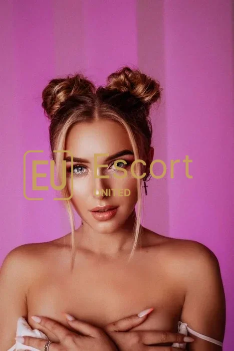 Escorte féminine Emma basée à Dubaï — photo 2