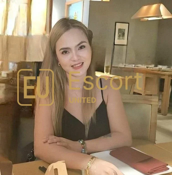 Reserva a Pinay Aryana, escort de 28 años en Abu Dabi — foto 2
