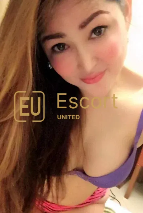 Mayumi, fille d'escorte à Dubaï