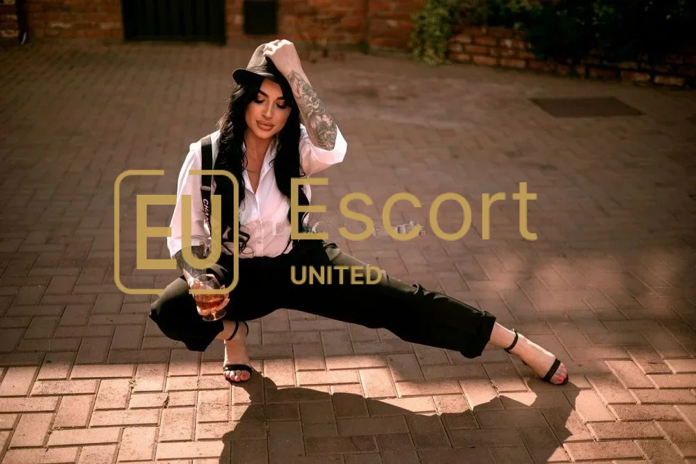 Escort Lady Renira in Dubai — Foto 20