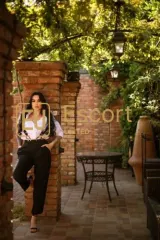 Renira, Escort-Dame in Dubai — Foto 18