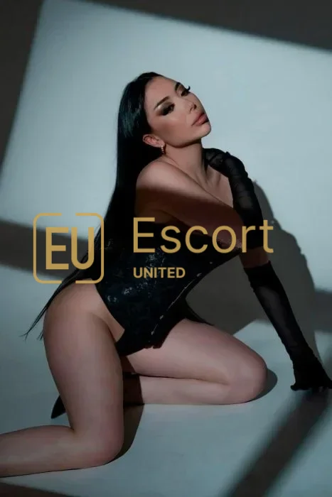 Juliana, 26, Escort-Dame in Abu Dhabi — Foto 12