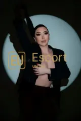 Buche Juliana, Escort Lady in Abu Dhabi — Foto 10