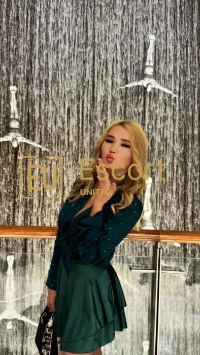 Suzi, pratilja u Dubai — fotografija 7