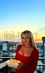 Suzi, eskort devojka u Dubai — fotografija 6