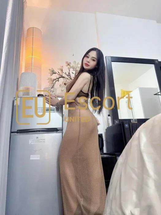 Escort Lady Mina in Abu Dhabi, 24 — Foto 2