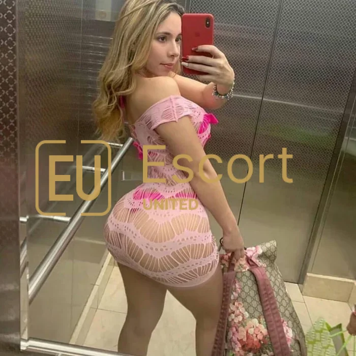 Female escort Vanessa Baby in Dubai, 28 years old — photo 2