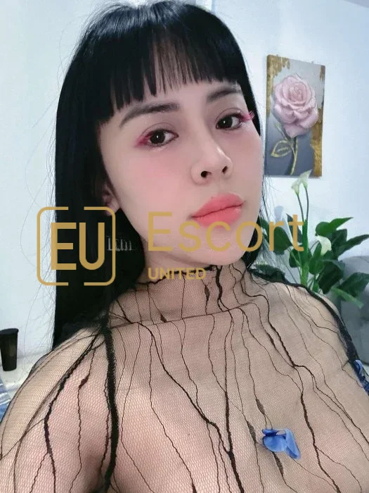 Book Lyn, escort girl in Abu Dhabi — photo 3