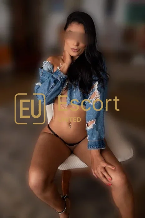 Lama, μια 25 ετών γυναίκα συνοδός στην Άμπου Ντάμπι — φωτογραφία 7