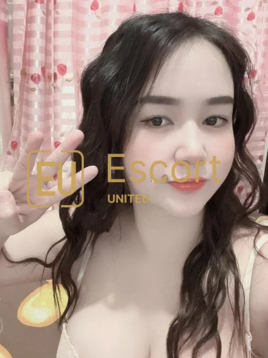 Lyly, vrouwelijke escort in Abu Dhabi — foto 12