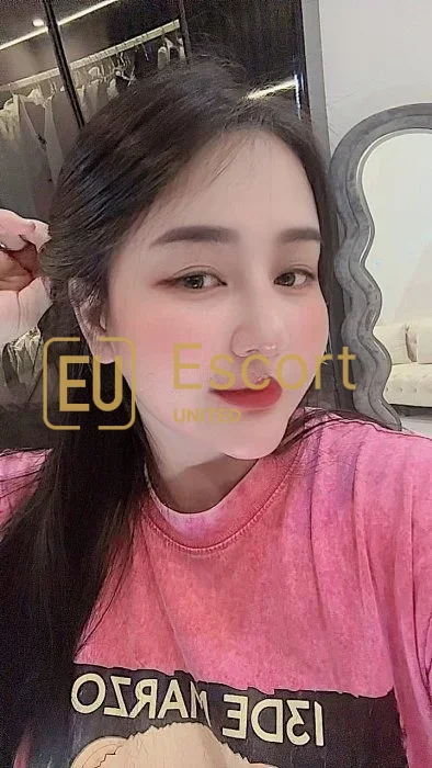 Vrouwelijke escort Lyly in Abu Dhabi — foto 15