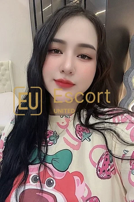 Vrouwelijke escort Lyly in Abu Dhabi — foto 14