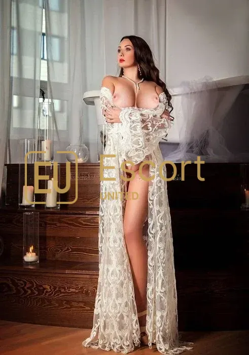 Rezerv-o pe Lolita, escortă în Dubai