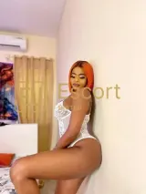 Incontra Beckybee, di 27 anni, ragazza escort an Abu Dhabi — foto 3