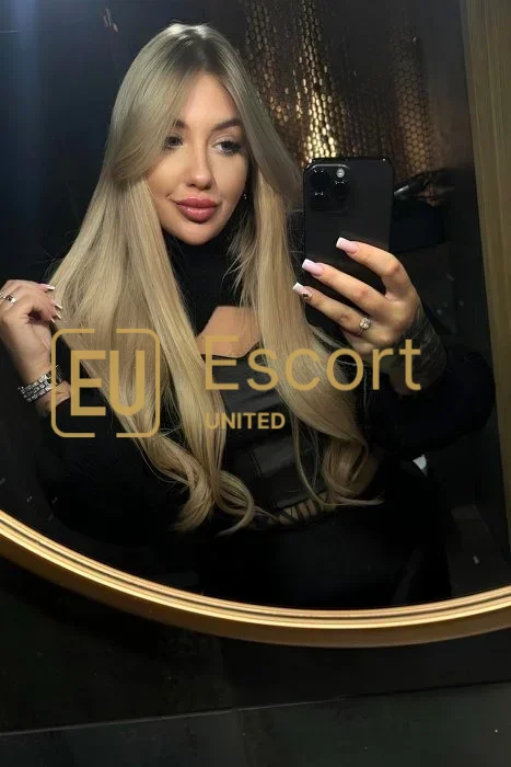 Dubai vrouwelijke escort Belladonna (25) — foto 2