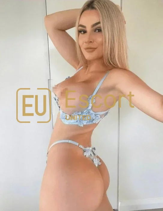 Elena, 28, eskort devojka u Abu Dabi — fotografija 10