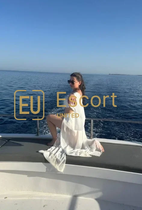 Ruslana, acompañante femenina de 25 años en Dubái — foto 15