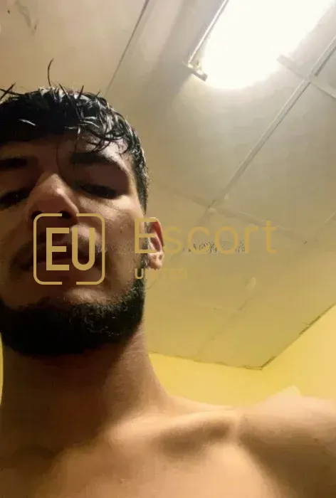 Escort uomo Bibz con sede an Abu Dhabi, 23 anni