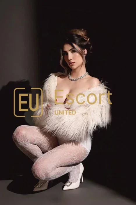 Rezerv-o pe Polina, în vârstă de 22 de ani, escortă în Dubai — fotografia 7