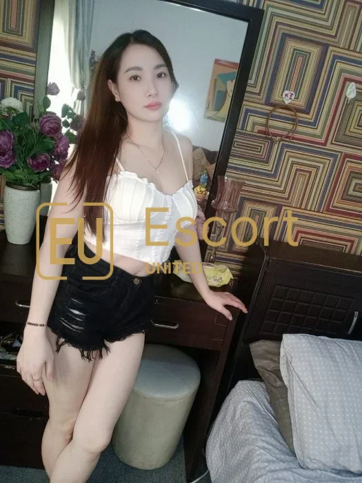 Lisa, doamnă de escortă în Abu Dhabi, EAU — fotografia 4
