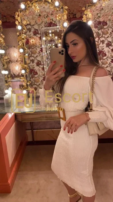 Rezerv-o pe Sabrina, escortă de sex feminin în Dubai — fotografia 9