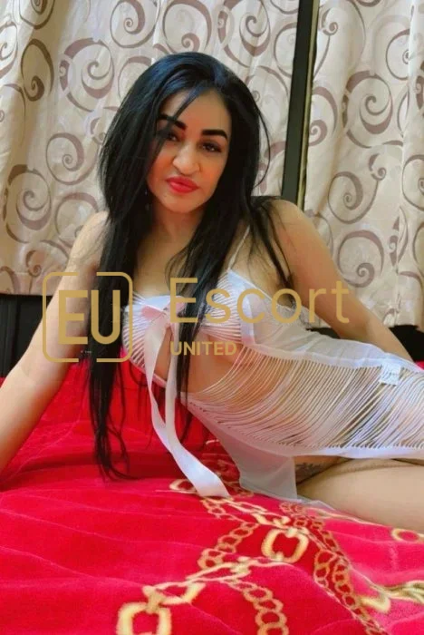 Maya, Abu Dabi konumunda 36 yaşında kadın refakatçi — fotoğraf 3