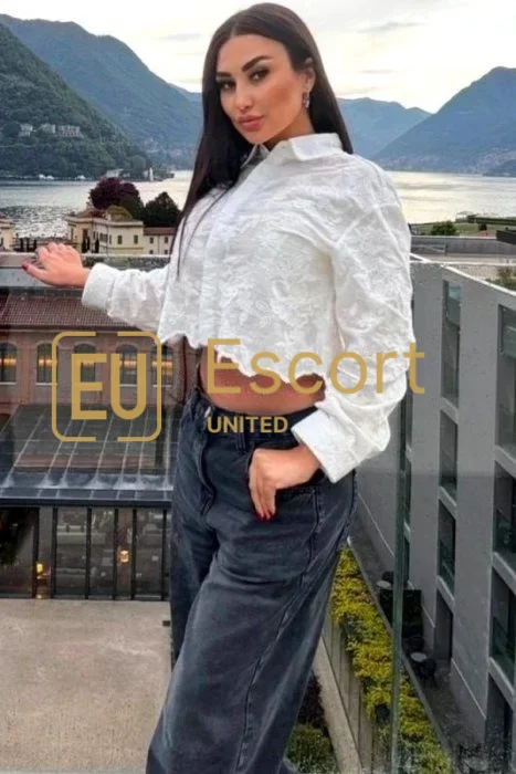 Buche Liana, Escort Lady in Dubai — Foto 3