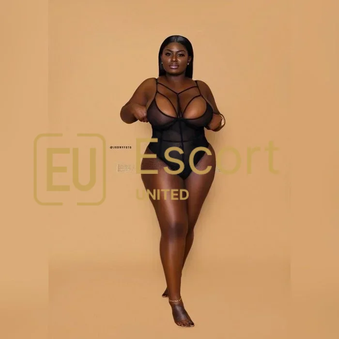 Oppy, escorte féminine à Abou Dhabi — photo 2
