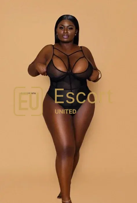 Oppy, escorte féminine à Abou Dhabi