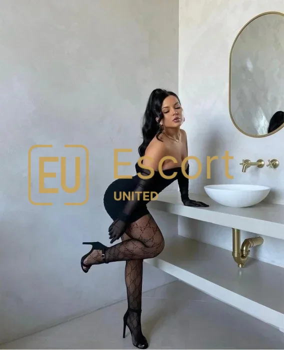 Buche Patricia, Escort Lady in Abu Dhabi — Foto 2