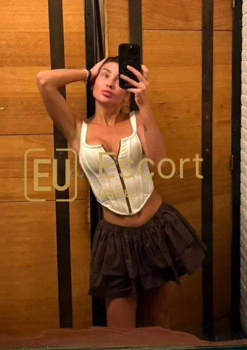 Eskort Talia v Dubaj, ve věku 28 let