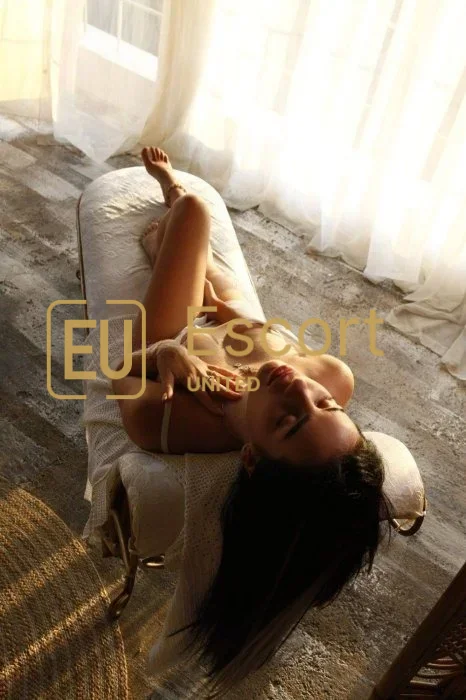 Zarezerwuj Alina, 24-letnią eskortę w Dubaj — zdjęcie 6