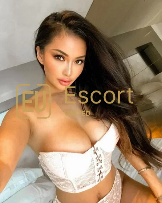 Lisa, 26, Escort-Dame in Abu Dhabi — Foto 8