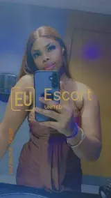 Feyi, Escort Lady in Abu Dhabi — Foto 4