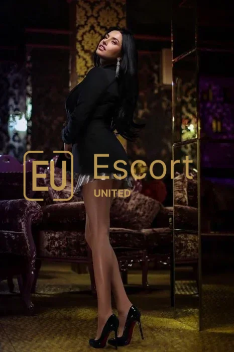 Rencontrez Eva A Level, fille d'escorte à Abou Dhabi — photo 4