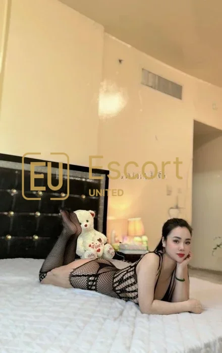 Conoce a Hana, chica escort de 23 años en Abu Dabi — foto 11