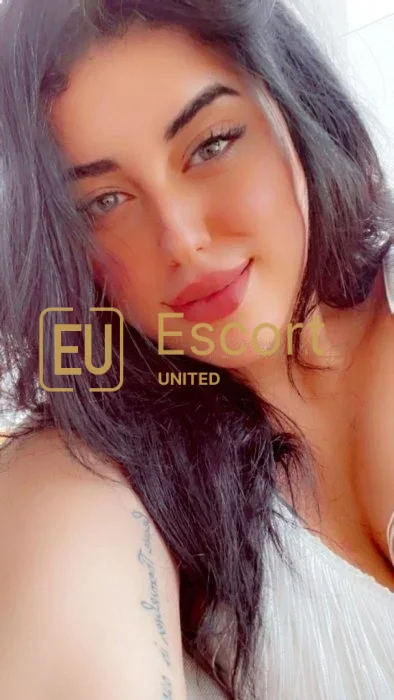 Dubai konumunda kadın eskort Youssra — fotoğraf 12