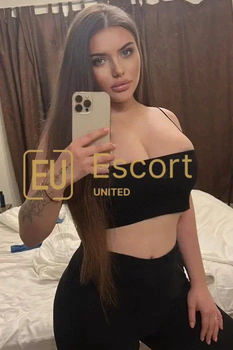 Hurrem, eine 23-jährige Begleiterin in Dubai — Foto 5