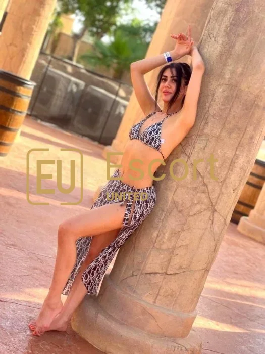 Meet Selima, a 30-year-old escort girl in Dubai — photo 9