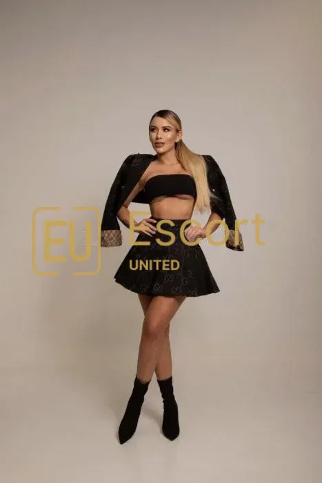 Sofi, žena na eskort v Dubaj