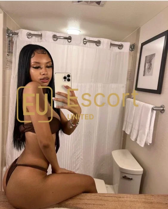 Queen Precious, în vârstă de 24 de ani, însoțitoare în Abu Dhabi — fotografia 2