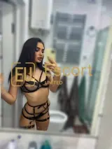 Julianna, γυναίκα συνοδός στην Ντουμπάι — φωτογραφία 5