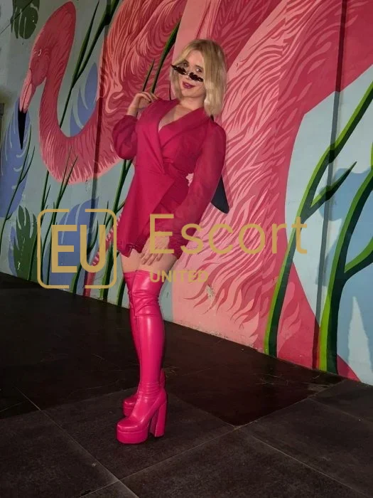 Vladan, 23, escorte féminine à Dubaï — photo 6
