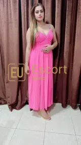 Aradhna, escorte féminine à Abou Dhabi — photo 5